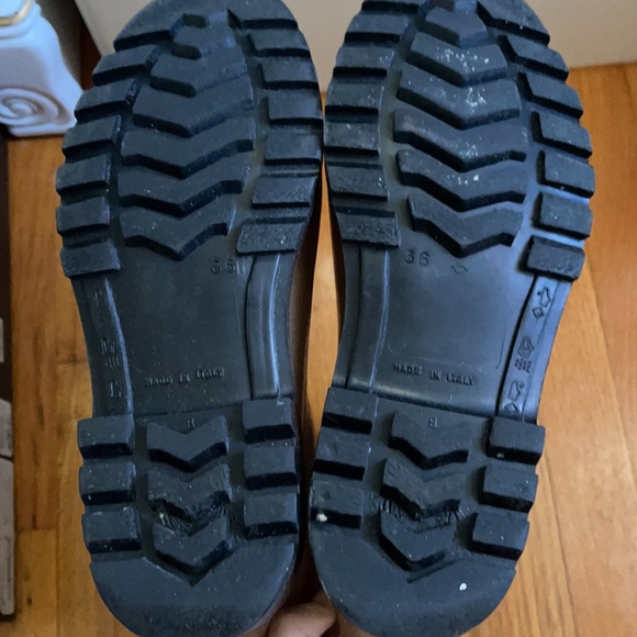 Burberry rain boots - Picture 3 of 3